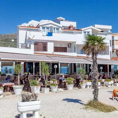 Pansion Amigos Guest house