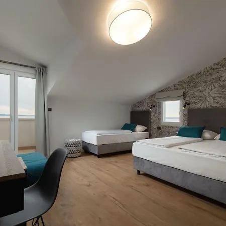 Guest house Pansion Amigos 3*