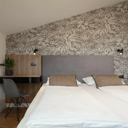 Pansion Amigos Podstrana