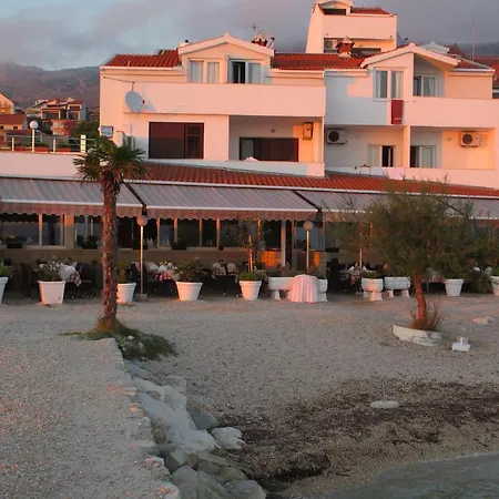 Guest house Pansion Amigos Podstrana
